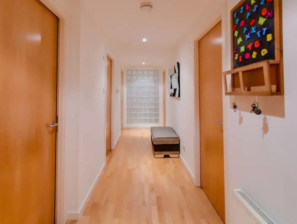 Stylish & Spacious Grassmarket 2bed/2bath - photo 10
