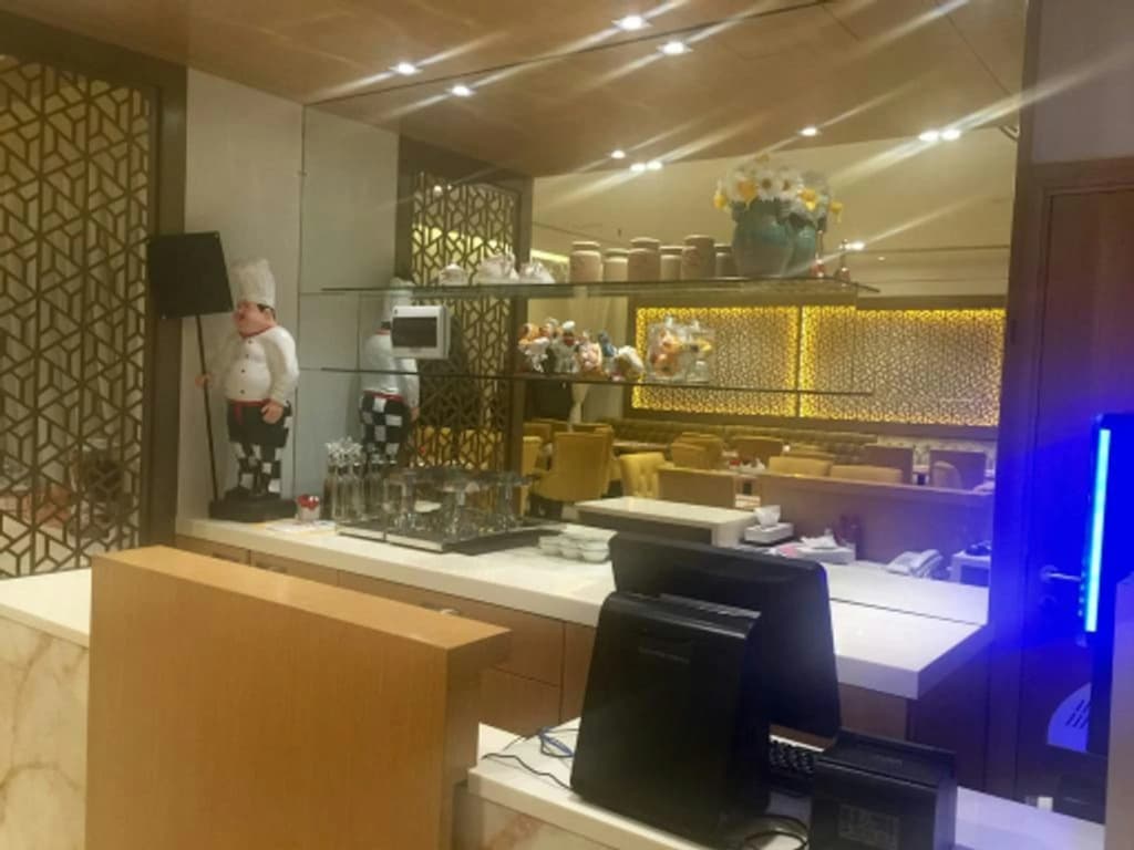 Royal Falcon Hotel - photo 11