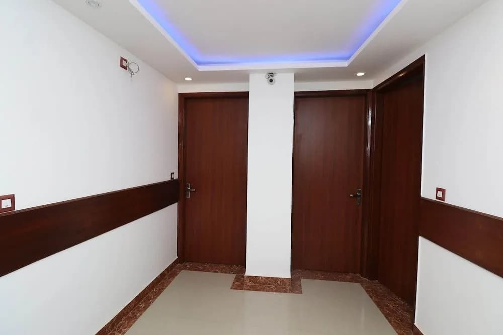 OYO 29952 D Comfort Residency - photo 9