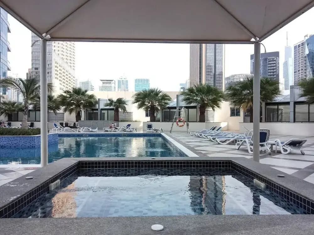Elegant and Modern 1BR in Dubai Marina! - photo 8