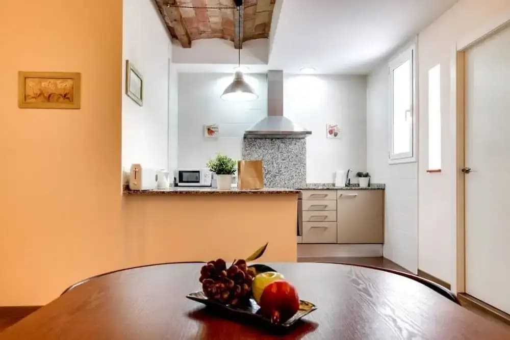 Modern 2 Bed Flat in Trendy Poble Sec - photo 5