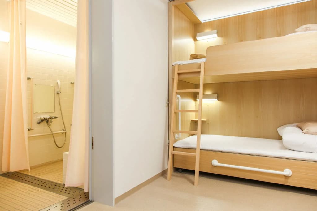 Shin-Osaka Youth Hostel - photo 4