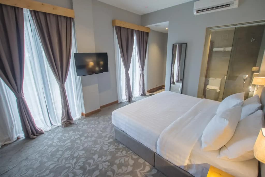 Redpine Boutique Hotel - photo 4