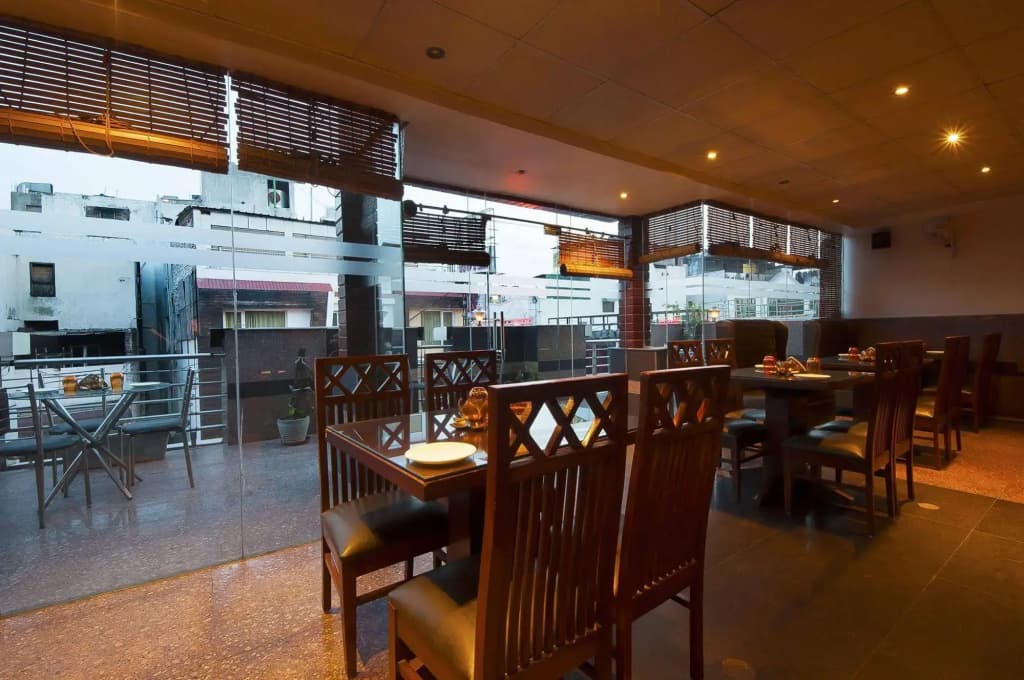 Hotel Aura - Near to New Delhi Railway Station - photo 20