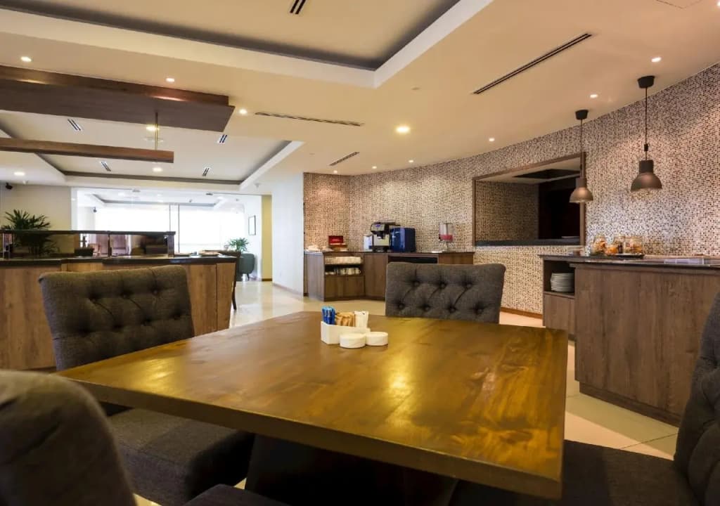 St. Giles Boulevard Hotel - photo 17