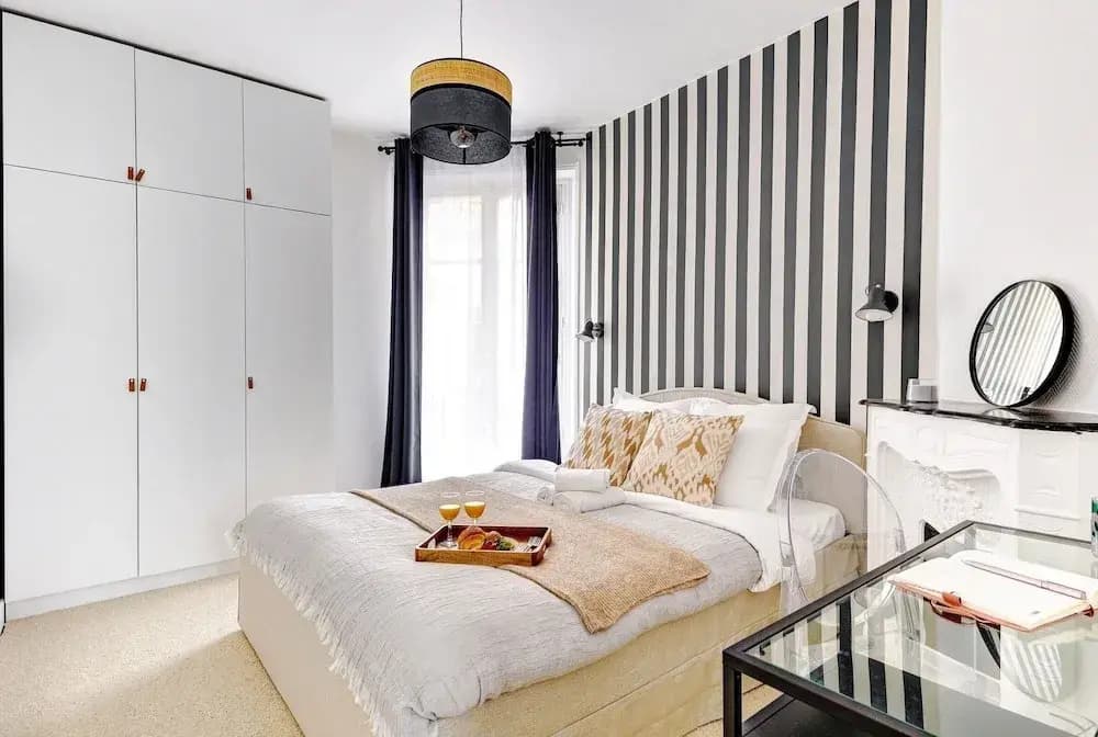 Chic 1BR by Eiffel Tower & Champ de Mars - photo 1