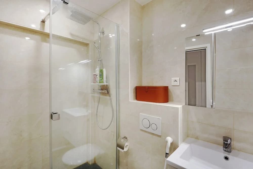 Modern Brunel Classic 1 Bed Apt With Balcony in Paris - photo 14