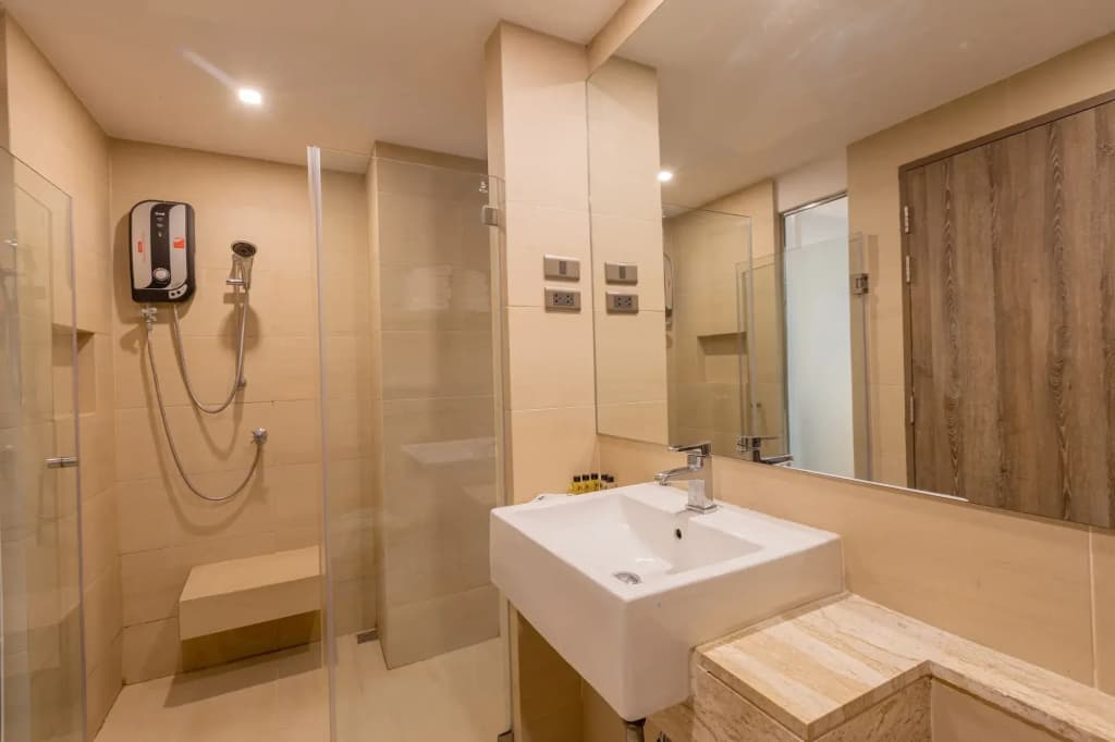 B2 Bangna Premier Hotel - photo 8