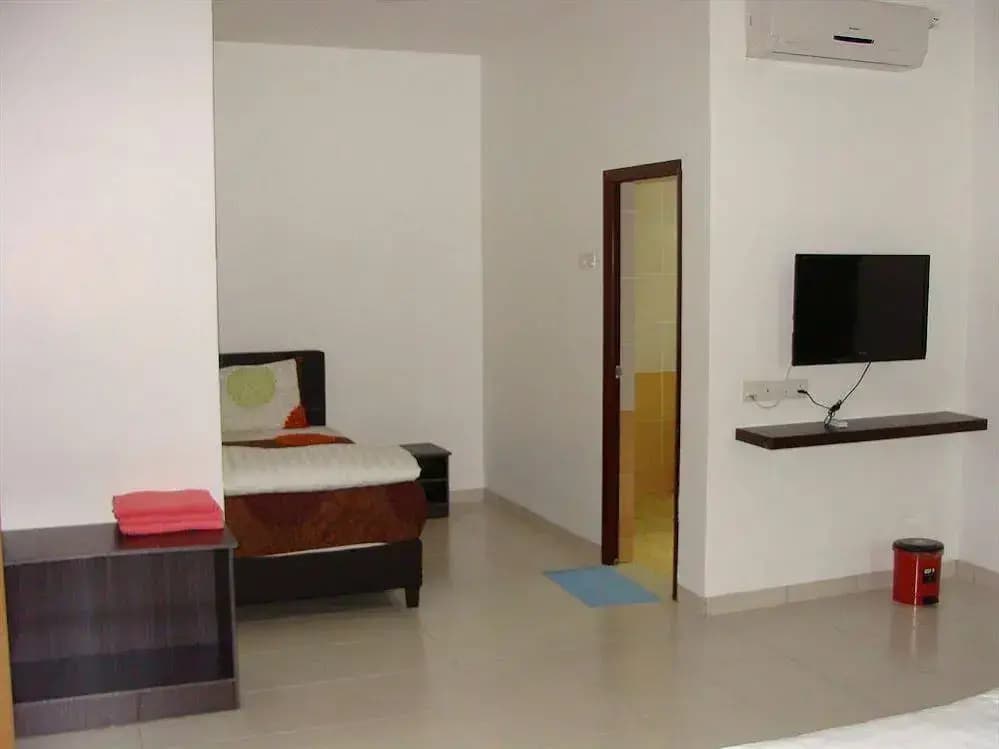 White House Homestay - photo 5