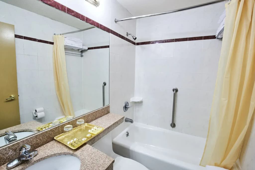Flushing Hotel - photo 8