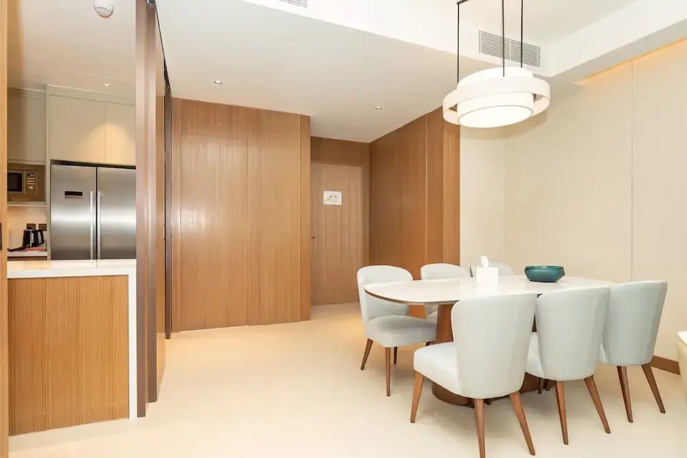 Luxury StayCation - Modern Comfort: 3-BR at The Address Opera - photo 16