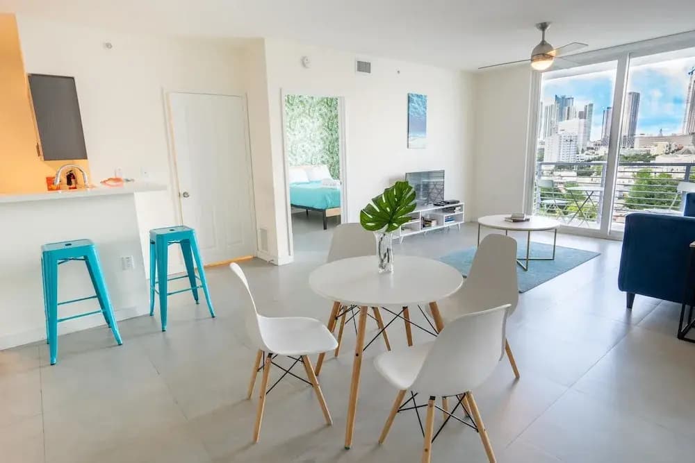 The Outpost Miami Apartments - photo 3
