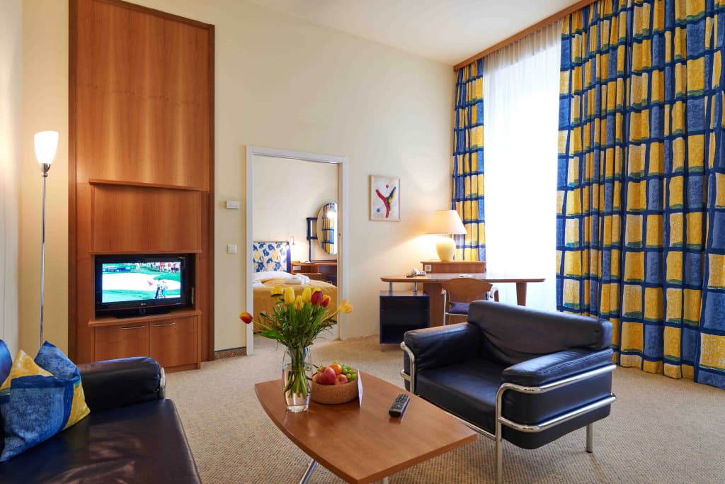 HiLight Suites Hotel - photo 17