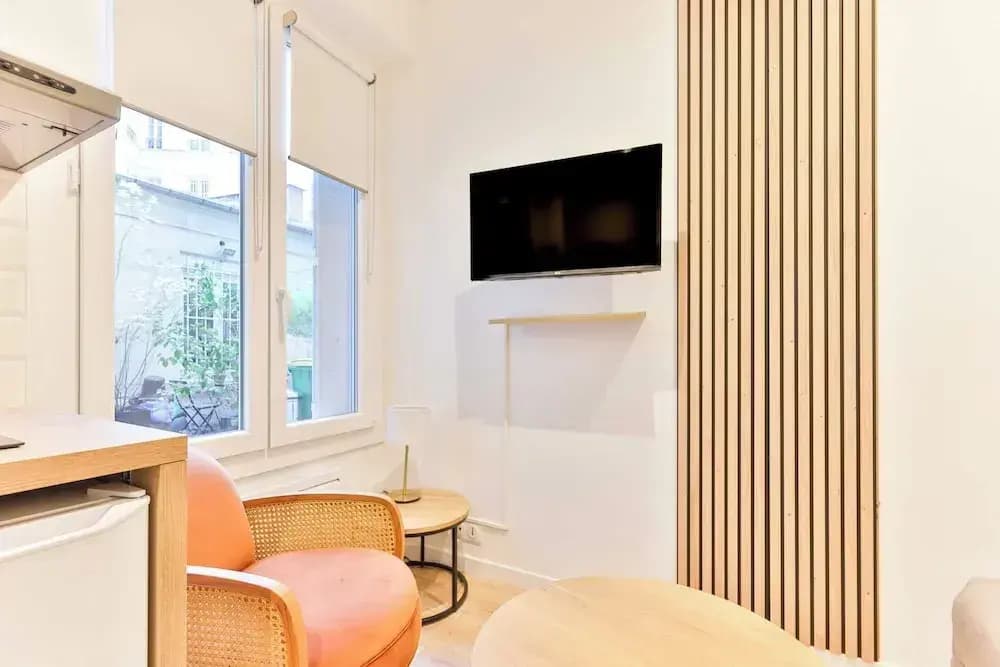 Modern Deluxe Studio in the Heart of Paris - photo 2