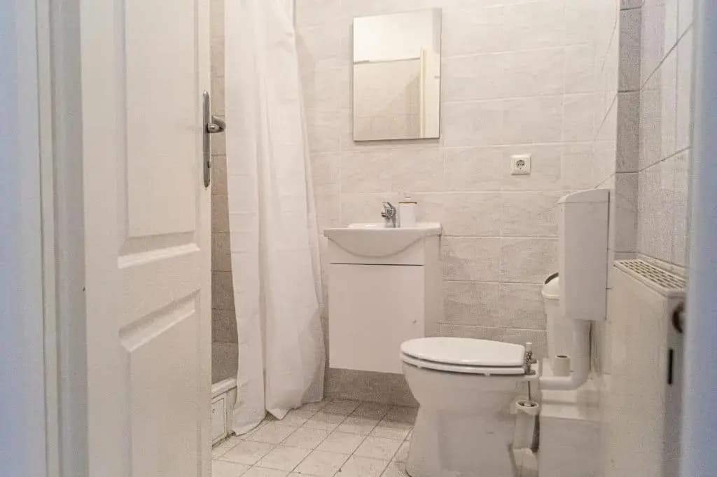 Pleasant 3BR shared Apartment- Ideal for Longstays - photo 9