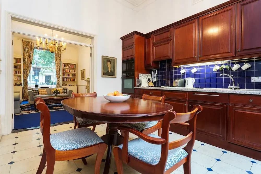 Queen's Gardens Flat - photo 11