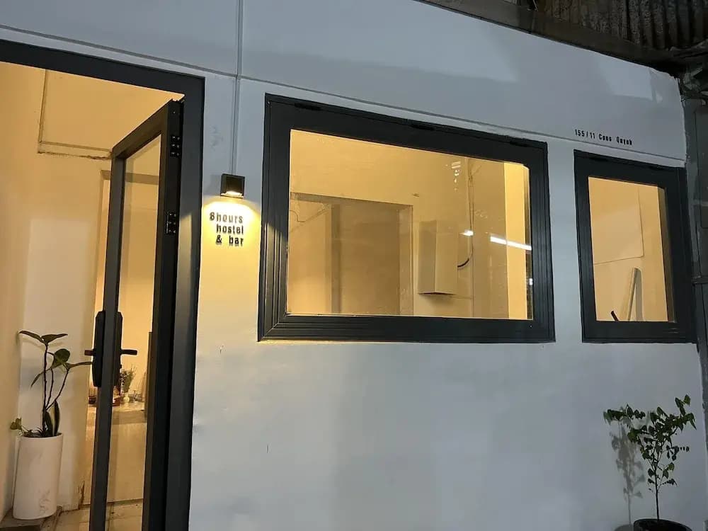 8h - Hostel - main photo