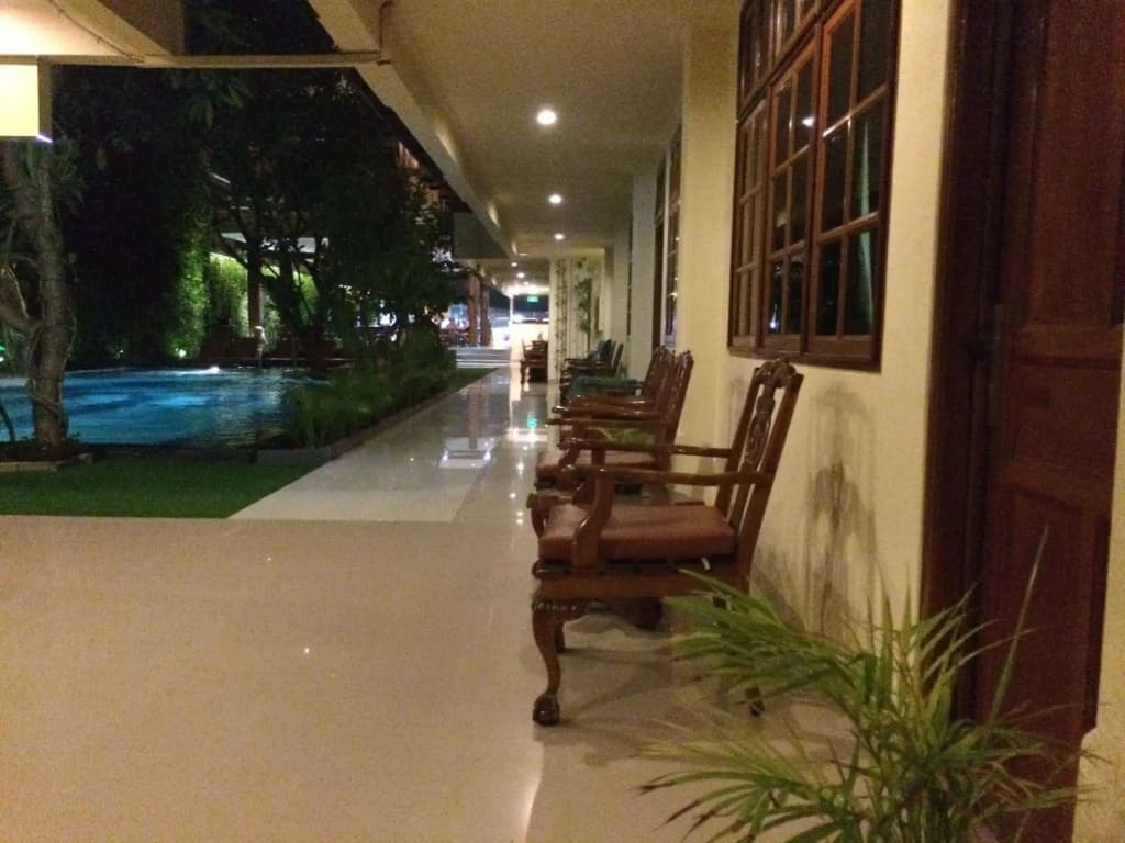 Green Garden Hotel - photo 2