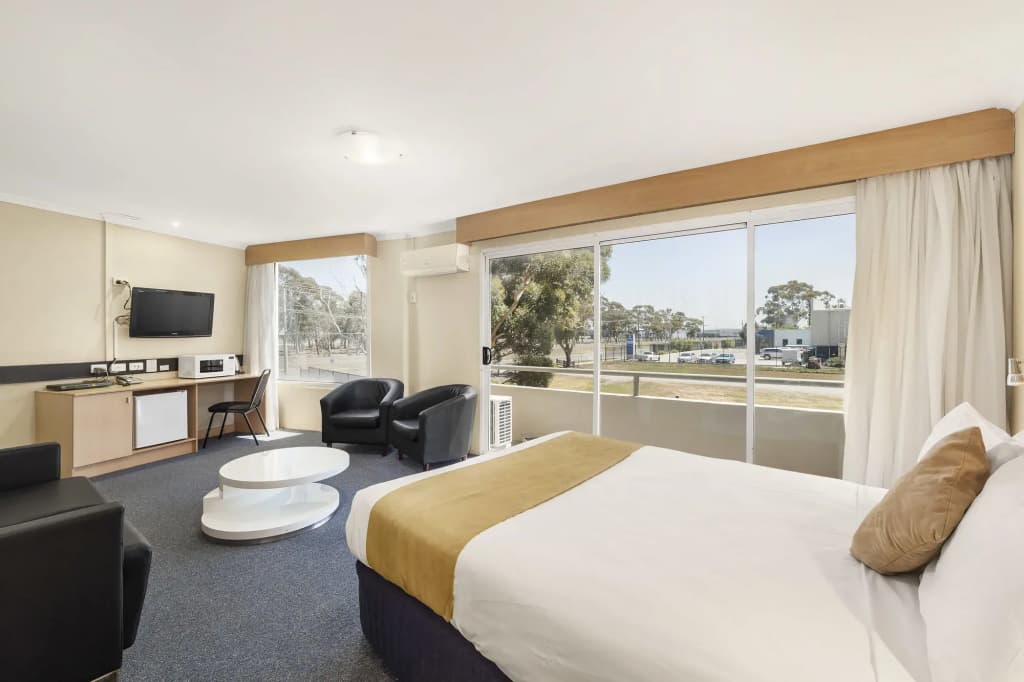 Ciloms Airport Lodge - photo 4