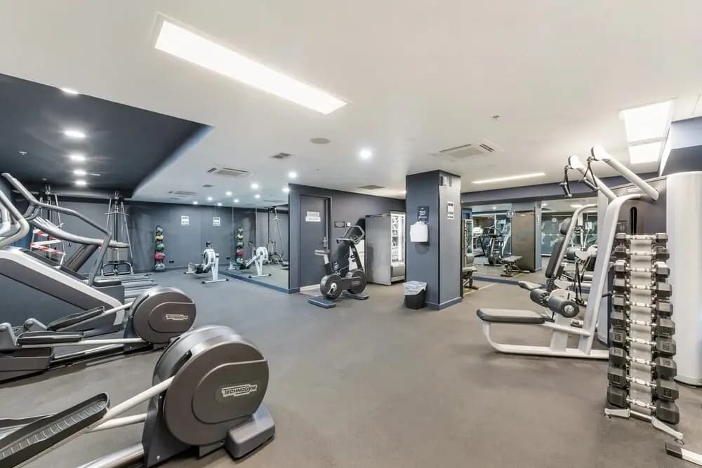 Incredible City Views in Convenient CBD Apartment - photo 15