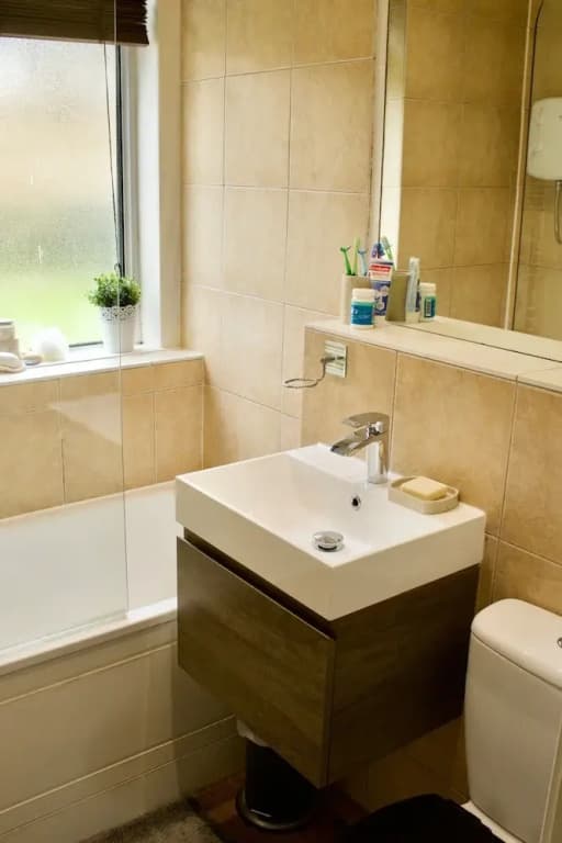 Ground Floor 2 Bedroom Flat - photo 6