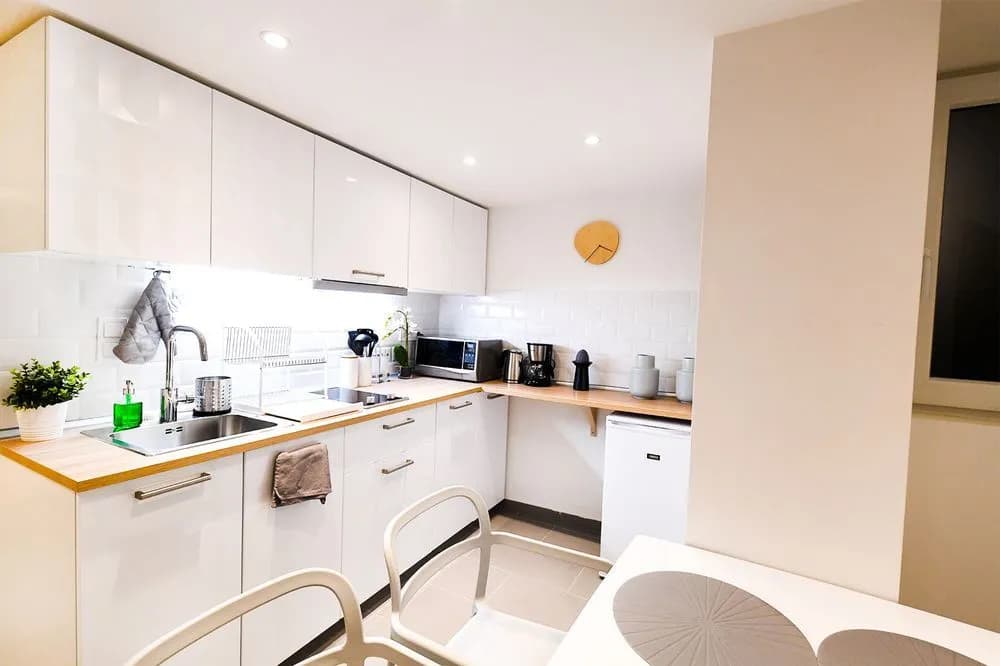 Dfive Apartments - Downtown Forest - photo 10