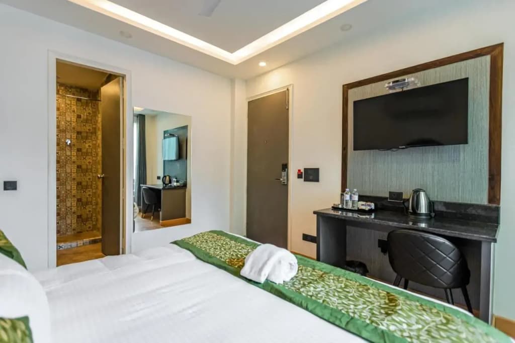Mayur Hotel at CR Park New Delhi - photo 17