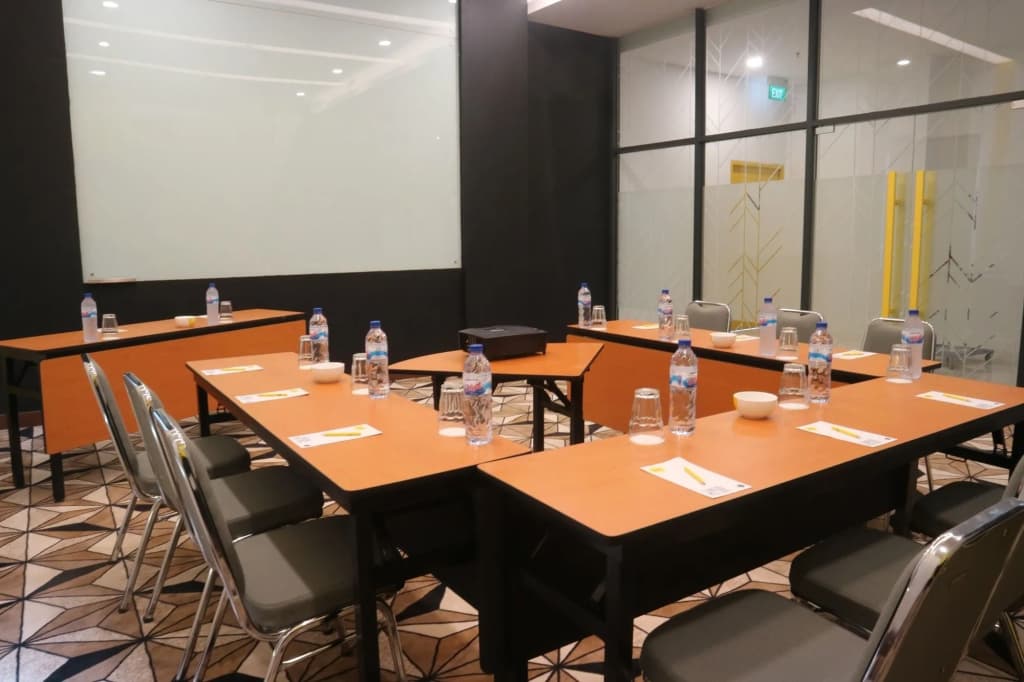 YELLO Hotel Manggarai Jakarta - photo 13