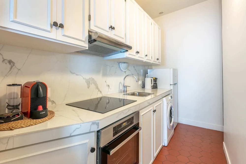 Bright 1-bedroom Flat, 2min From Saint-paul Metro - photo 10