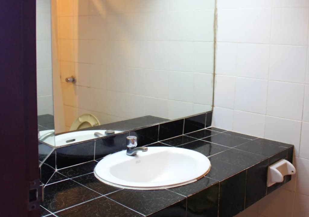 Sinthavee Hotel - photo 10