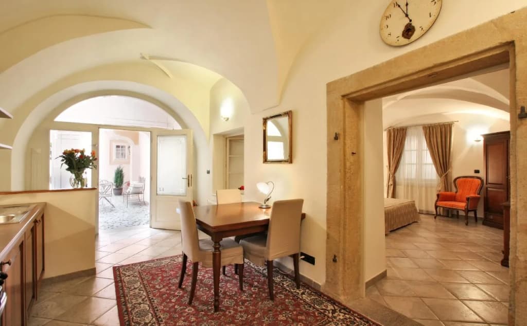 Chateau 9 - main photo