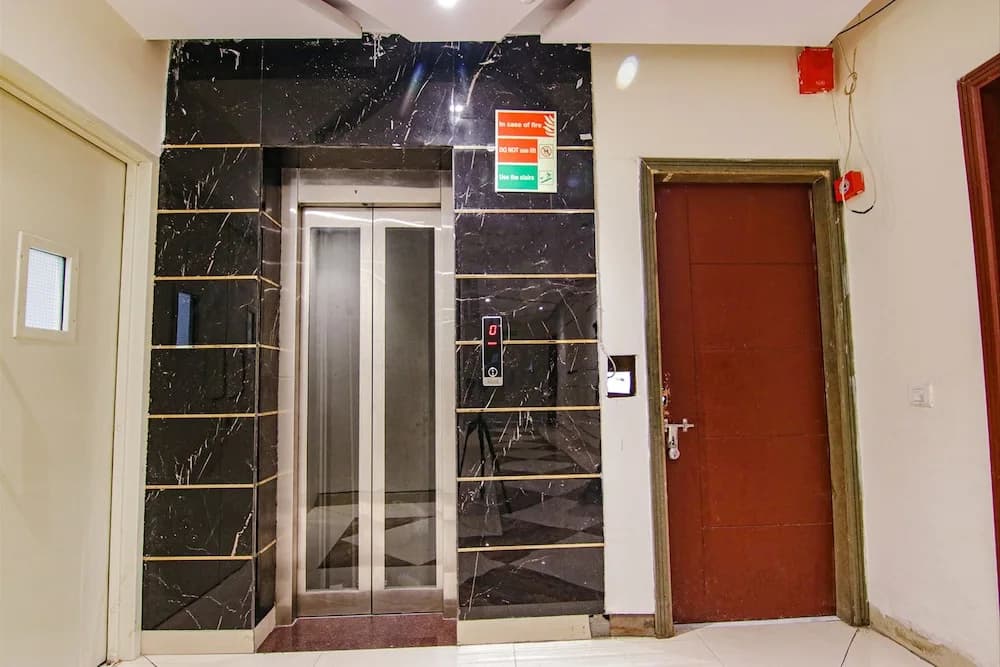 FabHotel Prime Golden Glory - photo 1