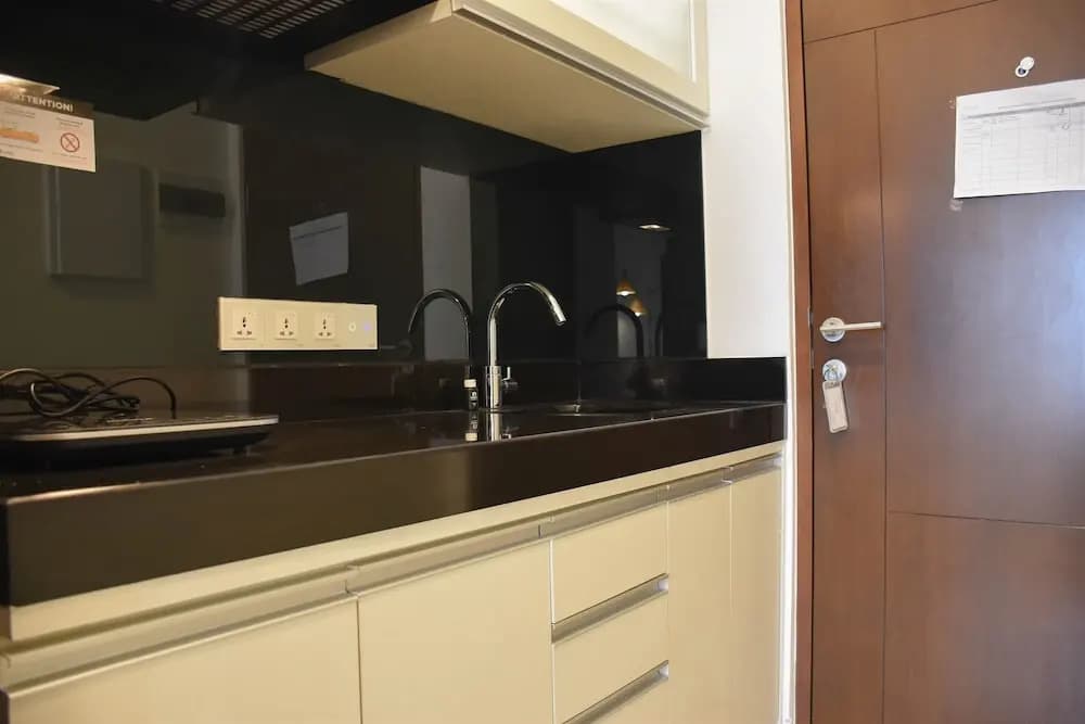 Fancy And Nice Studio At Ciputra World 2 Apartment - photo 12