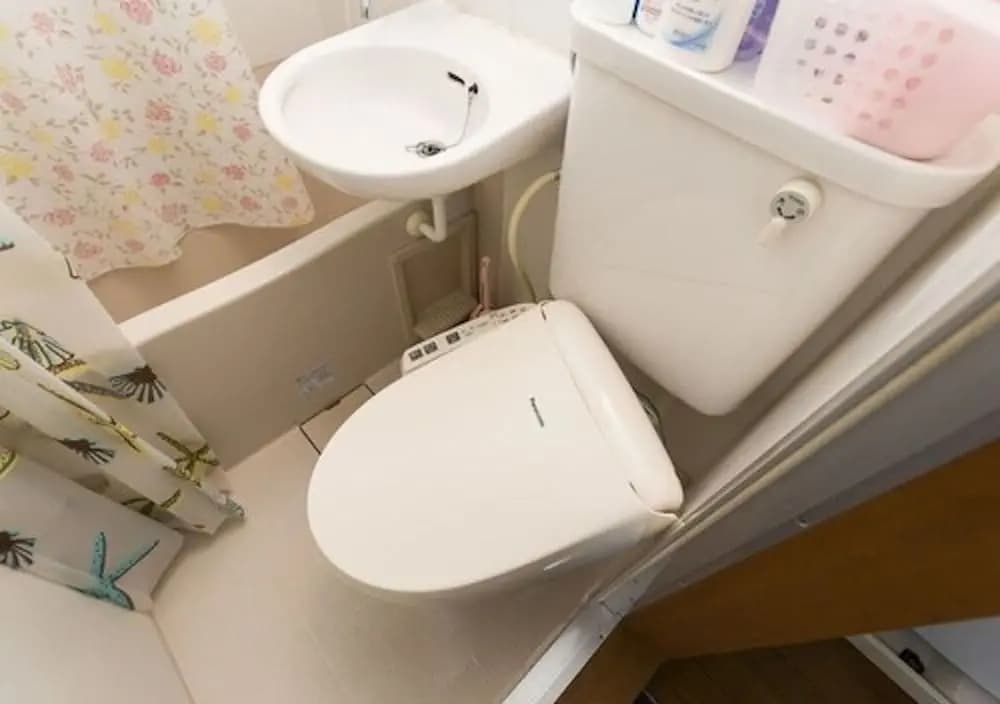 Centrally Located Deluxe Furnished.2 - photo 6