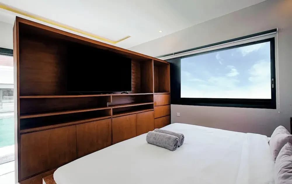 Villa MJ Modern 4BR with Pool & Rooftop - photo 2