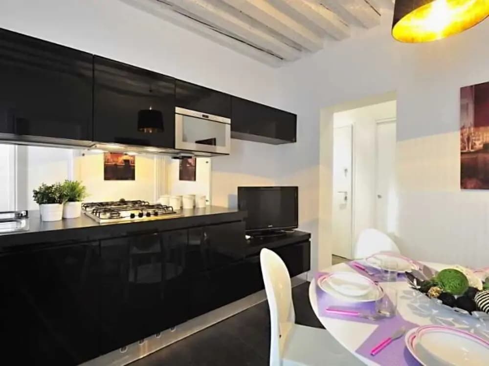 Art Deco Apartment - photo 11