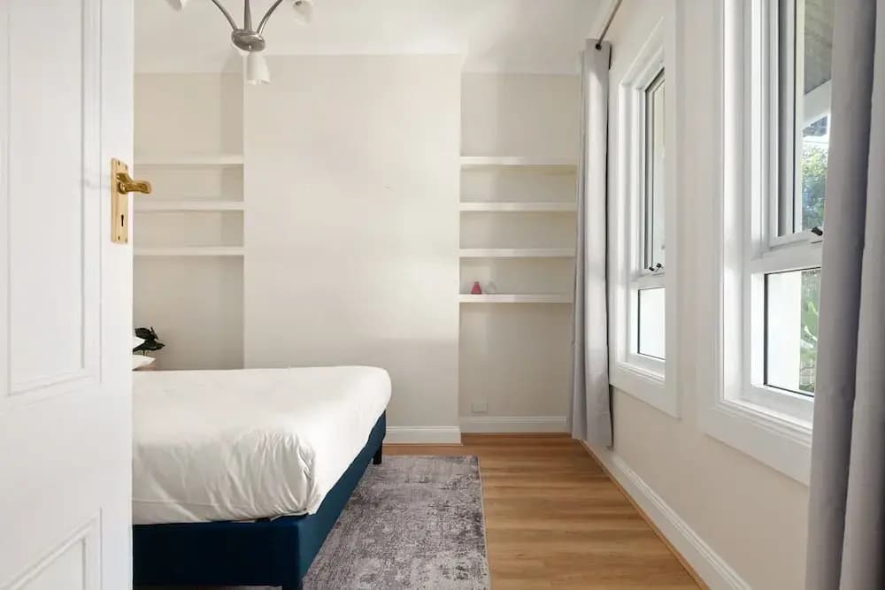 Stylish 2-bed House in Leichhardt - photo 9