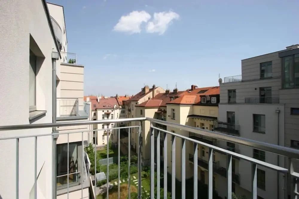 Angel Apartments - photo 1