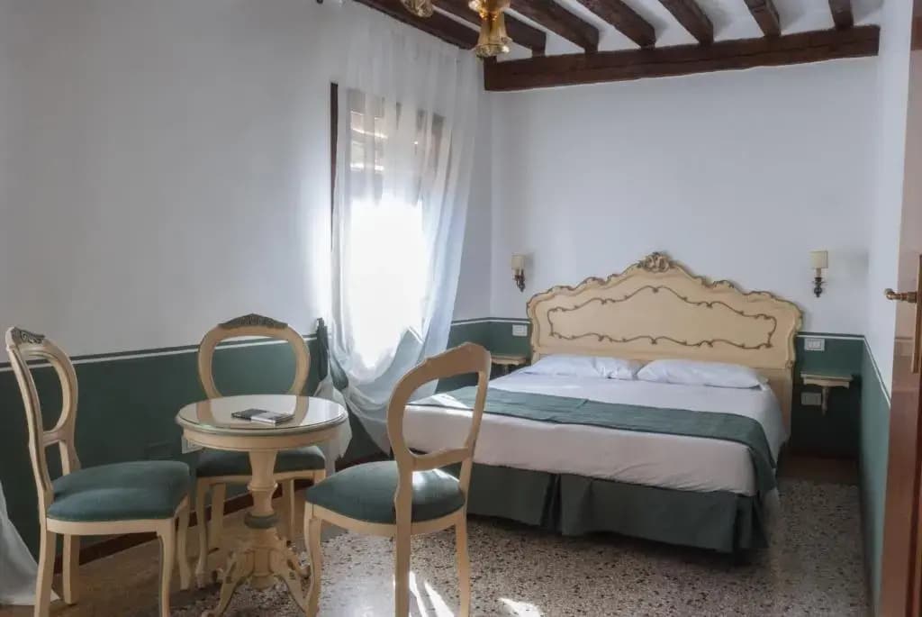 Ca' San Trovaso - 6 Rooms - photo 6