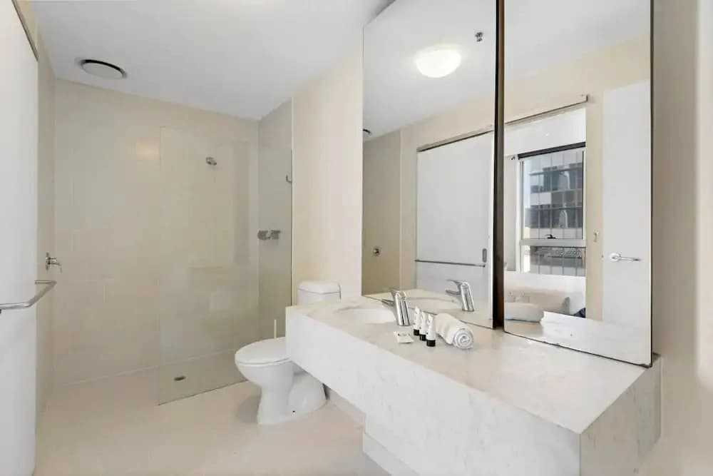 Spacious Melbourne CBD 2-bed Close to Everything - photo 7