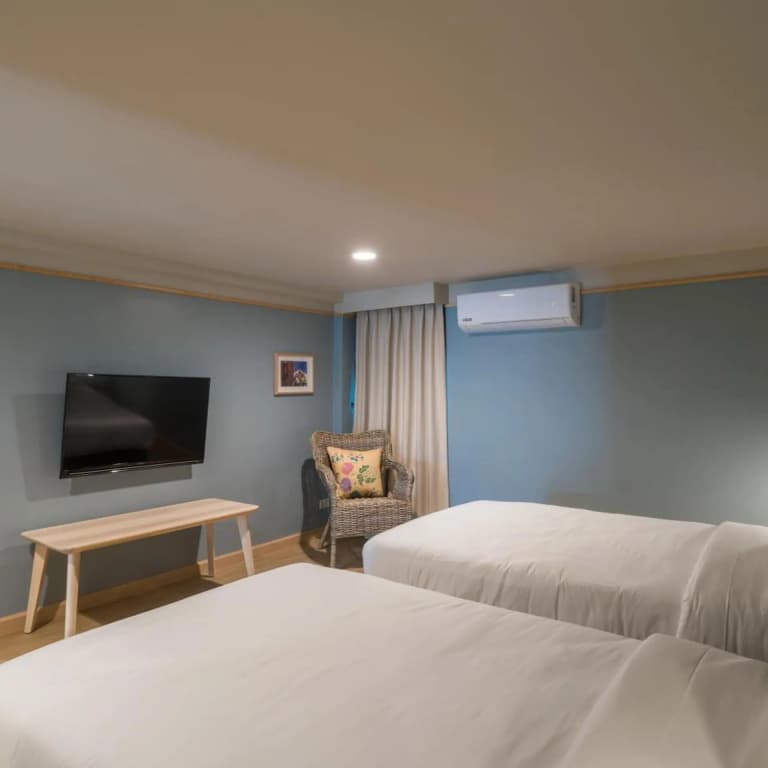 The Blanket Hotel - photo 38