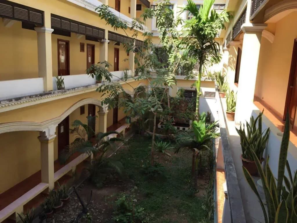 Smileys Guesthouse - photo 1
