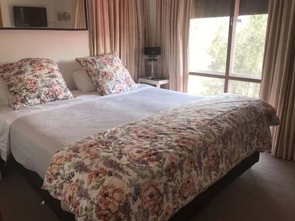 Linley House Bed & Breakfast - photo 3