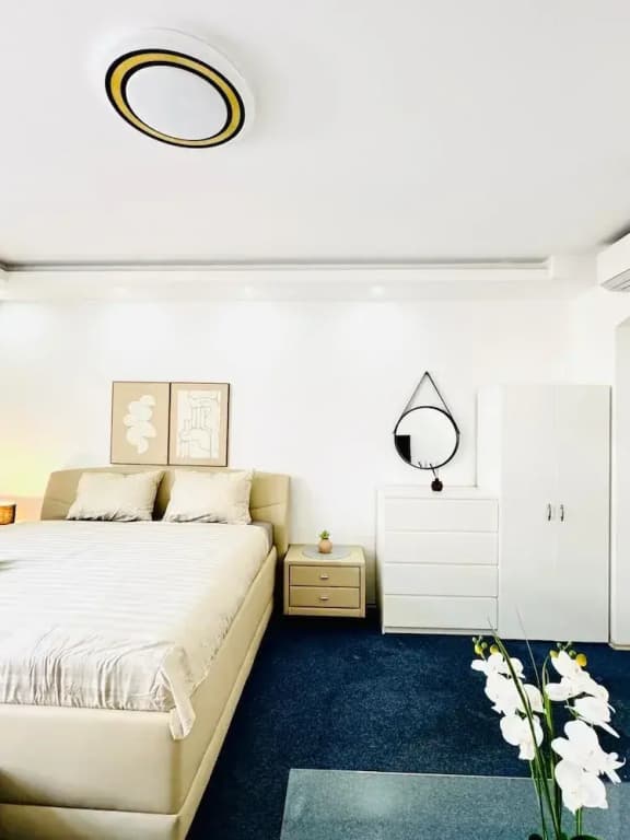 Spacious 7BR Apartment Prime Location - photo 19