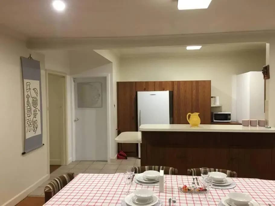 Unique & Spacious Home near Chadstone - photo 5