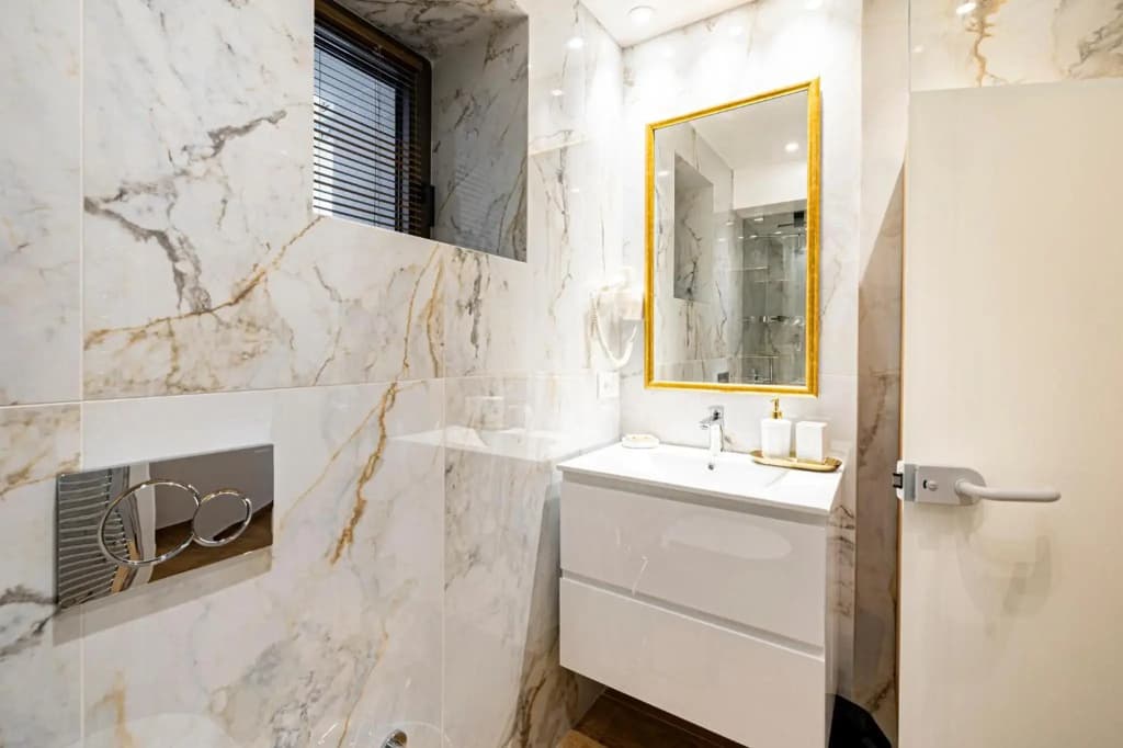 102- HiEndAccomodation-TopLocation - photo 8