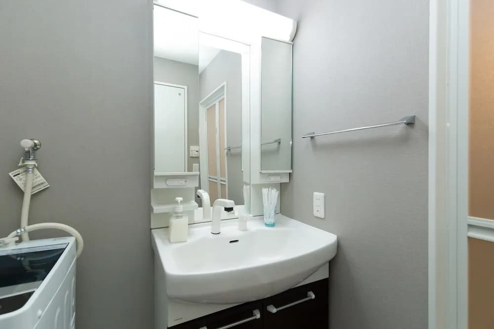 Izumi West - photo 5