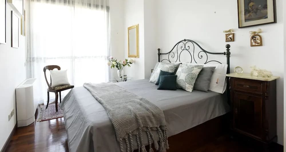 JOIVY Victorian House - photo 4