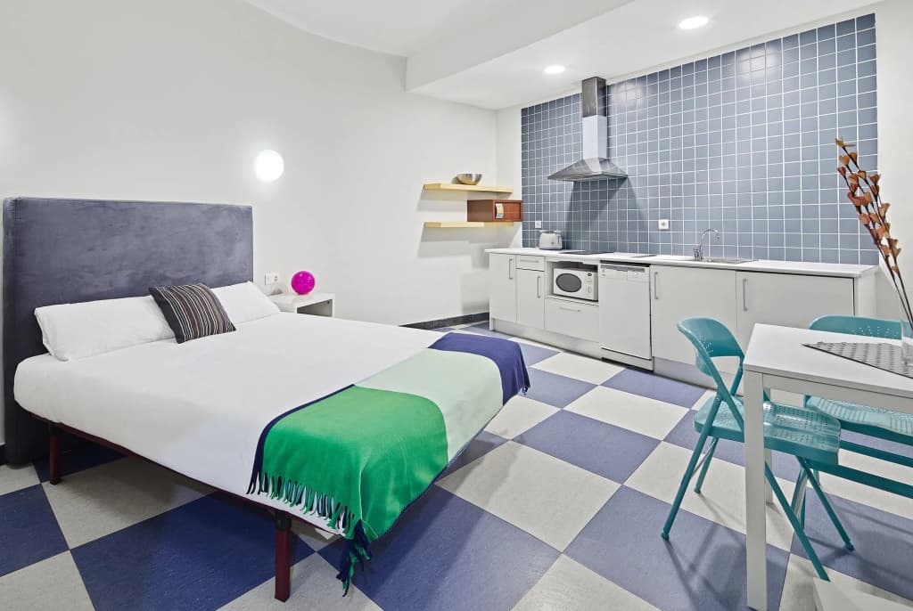 Apartamentos Mayerling Bisbe Urquinaona - photo 13