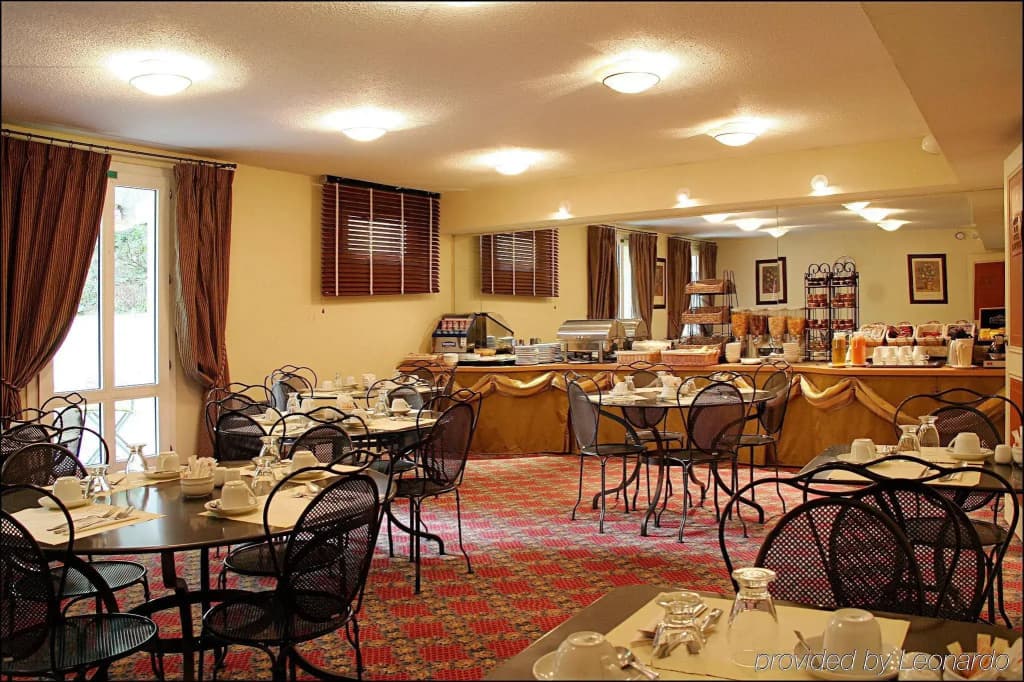 Cabane Hotel - photo 23